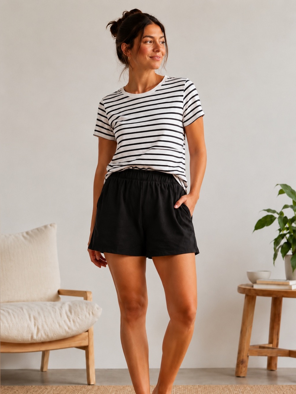 💙 REITMANS Women's Striped White & Black Tee